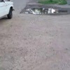 Самокат буксирует сломанный ВАЗ 2106 в Канске. Ничего...