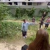 В Краснодарском крае мать швырнула кирпич в ровесницу дочери из-за конфликта...