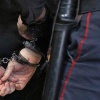В Кузбассе пенсионер ударил по лицу полицейскому, после чего попросил снять наручники… и еще раз ударил.