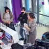 В Магнитогорске женщина напала на сотрудницу ПВЗ. Этот момент попал на...