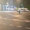 В Москве заметили лихача-курьера на заднем колесе Может, навигатор ему...