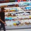 В Люберцах поймали покупателя за серийные кражи сливочного масла в магазине.