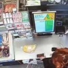 Прислали видео с камер наблюдения супермаркета, в котором чиновница из...