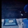В отделение банка на 9-й Парковой мужчина снимал деньги и вдруг увидел, как из соседнего банкомата показались купюры. Он быстро понял, что произошло, забрал 290 тысяч рублей и ушел с деньгами.