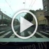 Один с пистолетом, другой с «хозяйством» наружу — так двое из ларца встречали посетителей Мариинской больницы.