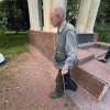 Пенсионер решил избавиться от коллекции оружия и боеприпасов, выбросив её в пруд в Петербурге, — СМИ.