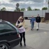 Девушка просто попросила парней о помощи, но у них сработали заводские настройки перекупщиков.
