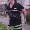 В Красноярском крае разъярённые родители поймали педофила и привязали его к столбу