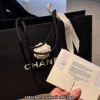 Туфли Chanel дороже €300 нельзя носить в России