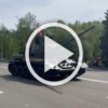 В Новокузнецке на параде 9 Мая танк Т-34 не сразу завёлся из-за технических проблем, несмотря на подготовку к шествию.