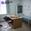 Недовольная пациентка схватила педиатра за шею и стала душить