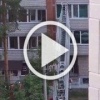 Дедушку c деменцией спасли от падения с карниза четвертого этажа в Пермском крае.