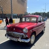Ретро-автомобили заполонили Екатеринбург: возле VEER Mall прошел «Урал...