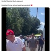 Белый дом выложил видео где Трамп вышел к публике перед игрой в гольф.