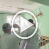 Александр Богомаз посетил в больнице пострадавших в результате подрыва моста пассажиров.