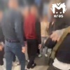 Зумеры устроили махач в красноярском ТЦ. По словам очевидцев, конфликт...