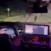 Водитель устроил догонялки с медведем по дороге в свердловское село