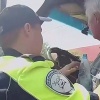 Водителю грузовика стало плохо за рулём — полицейские не растерялись