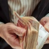 В России подняли зарплату чиновникам