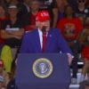 Трамп признался, что пользуется косметикой