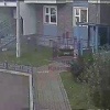 Ярыгинская набережная, 33. Из окна одного из верхних этажей дома выпала...