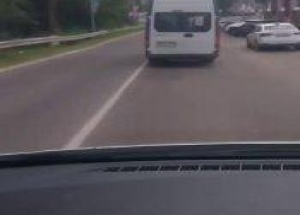 В подмосковном Наро-Фоминске водитель маршрутного такси так сильно торопился...