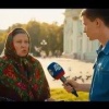 Лол, официальный аккаунт ГАИ Петербурга выложил нейросетевое видео, в котором бабушка шутит про самокатчиков.