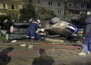 Под Новосибирском водитель погиб в перевернувшейся иномарке