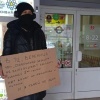Охранник-инвалид в Новосибирске вышел на пикет из-за невыплаты зарплаты...
