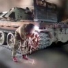 Очередные монстры модернизируются прямо в гараже на передовой и готовятся к своим боевым выездам.