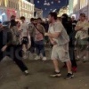 В Нижнем Новгороде неизвестный в маске ударил парня исподтишка и отправил его в нокаут
