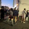 В Москве ночью две неформальные девушки устроили драку из-за парня. Во время...