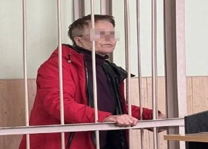 До 20 лет колонии за поцелуи: бабушку из Петербурга отправили под домашний арест