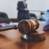 В Яшкинском районе женщину уволили с МКУ, но она засудила их и местную...