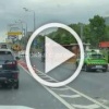 Варшавское шоссе. Самосвал с песком влетел в остановку и...