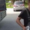 Грузчик из крупного строительного магазина явно переоценил свои силы — при...