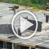 В Хабаровске иностранные специалисты решили устроить спарринг по борьбе на стройке нового ЖК.