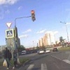 Две девушки на самокате попали под фургон на юге Петербурга