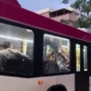 Коренной француз встретился с новым французом в парижском автобусе, и вот что...