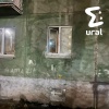 Силовикам пришлось сбросить первоуральца из окна первого этажа, чтобы спасти...