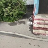Неизвестный сбрасывал шампуры с балкона 11-го этажа на Клязьминской улице....