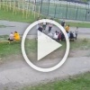 Школьник умер прямо на уроке физкультуры, он пробежал два круга по 500 метров, ему стало плохо и он упал.