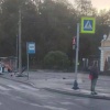 В Санкт-Петербурге водитель каршеринга врезался в автобусную остановку с...