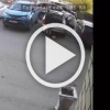 Малолетки скинули телевизор из окна и чуть не пришибли человека в Барнауле