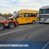 🗣В Приморье на трассе две фуры зажали между собой пассажирский автобус с детьми