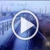 В Казани автомобилист хотел проскочить через...