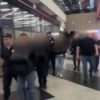 Трое иностранцев обокрали пассажиров прямо во время ночного рейса из Абу-Даби...