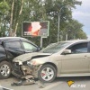 Массовое ДТП произошло сегодня утром на перекрёстке улицы Петухова и Советского шоссе: столкнулись водители седанов Toyota и Mitsubishi Lancer X, а также кроссовера Honda Vezel