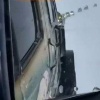 Колонна джипов попала в пургу в мае на Камчатке. Сугробы там выше 12 метров.