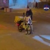 Робот устроил жёсткое нападение на доставщика в Москве